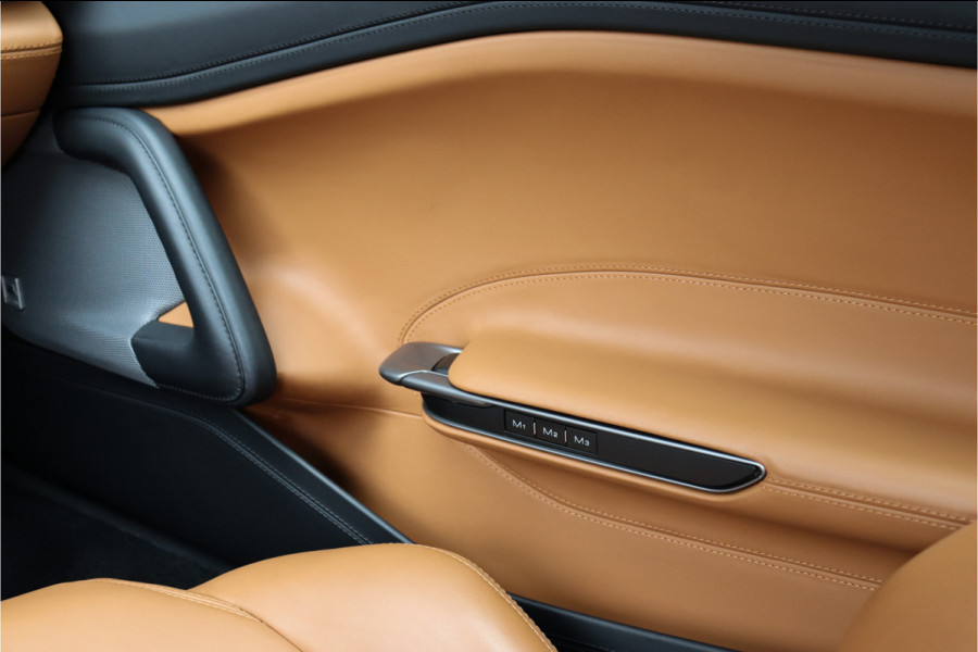 Ferrari GTC4 Lusso Turbo 3.9 V8 **APPROVED/Lift/360 camera/Pano/Ceramic/Carplay/21/22inch**
