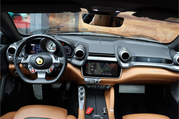 Ferrari GTC4 Lusso Turbo 3.9 V8 **APPROVED/Lift/360 camera/Pano/Ceramic/Carplay/21/22inch**