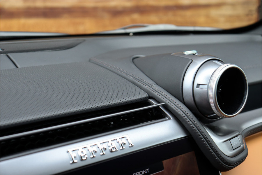 Ferrari GTC4 Lusso Turbo 3.9 V8 **APPROVED/Lift/360 camera/Pano/Ceramic/Carplay/21/22inch**