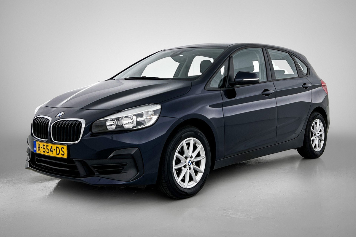 BMW 2 Serie Active Tourer 220i Executive | 192 PK | StoelverW | TrekH | Head up | AchterCAM | Cruise contl | Dealr ondH | Climate BMW 2 Serie Active Tourer 220i Executive | 192 PK | StoelverW | TrekH | Head up | AchterCAM | Cruise contl | Dealr ondH | Climate