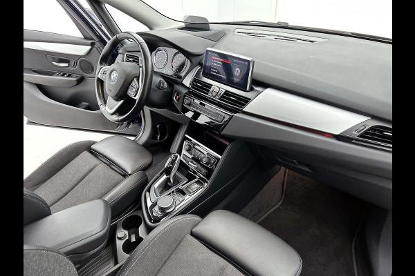 BMW 2 Serie Active Tourer 220i Executive | 192 PK | FACELIFT | StoelverW | TrekH | Head up | AchterCAM | Cruise contl | Dealr ondH