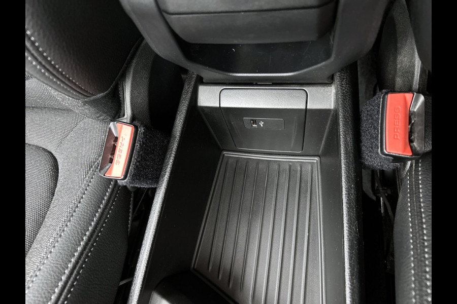 BMW 2 Serie Active Tourer 220i Executive | 192 PK | FACELIFT | StoelverW | TrekH | Head up | AchterCAM | Cruise contl | Dealr ondH