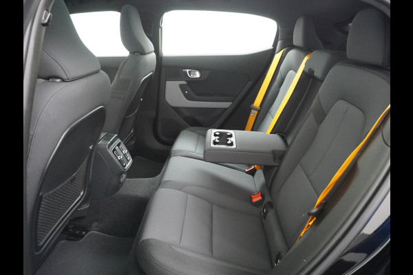 Polestar 2 78kWh 408PK PERFORMANCE 0-100 4,7sec. SOH 92,82% Long Range Trekhaak Pano-dak Elektr.Stoel+verwarmd Stuurverward (semi-)-AutoPil Google-Android® Navi 360°Camera Elek.Achterklep PDC-a+v Performance-Ophanging Premium-Audio Active-Grille Keyless LEDParkeerassist auto 1.500KG Trekgewicht! 1e Eigenaar 3fase 11kw thuis laden