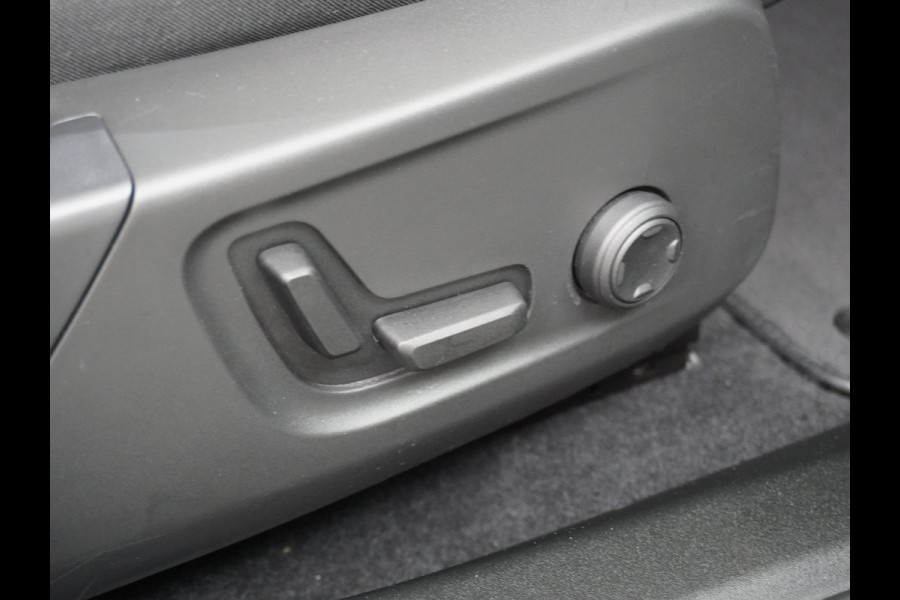 Polestar 2 78kWh 408PK PERFORMANCE 0-100 4,7sec. SOH 92,82% Long Range Trekhaak Pano-dak Elektr.Stoel+verwarmd Stuurverward (semi-)-AutoPil Google-Android® Navi 360°Camera Elek.Achterklep PDC-a+v Performance-Ophanging Premium-Audio Active-Grille Keyless LEDParkeerassist auto 1.500KG Trekgewicht! 1e Eigenaar 3fase 11kw thuis laden