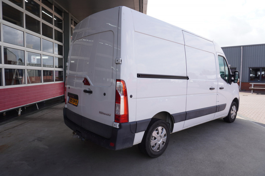Renault Master T35 2.3 dCi 150PK L2H2 Energy Comfort nr. V196 | Airco | Cruise | Navi | camera | Trekhaak 3.500KG