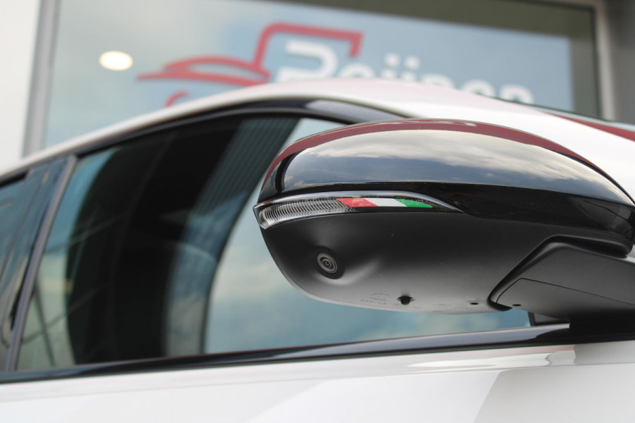 Alfa Romeo Tonale PHEV 280PK VELOCE | PANORAMISCH SCHUIF/KANTEL DAK | PREMIUM PACK: LEDEREN BEKLEDING/GEVENTILEERDE VOORSTOELEN/4-VOUDIG ELEKTRISCH VERSTELBARE LENDESTEUN VOORSTOELEN/HOOGGLANS ZWARTE RAAMOMLIJSTING/AMBIENT LIGHTING | TECHNOLOGY PACK: PARKEERWAARSCHUWING VOOR EN ACHTER/360° CAMERA/AUTOMATISCH INPARKEREN/ AUTONOMOUS DRIVING LEVEL 2: ADAPTIVE CRUISE CONTROL/LANE CENTERING ASSIST/TRAFFIC JAM ASSIST DODEHOEK DETECTIE AUTOMATISCH DIMMENDE BUITENSPIEGELS ELEKTRISCH BEDIENBARE ACHTERKLEP | WINTERPACK: STOELVERWARMING VOOR/STUURVERWARMING/VERWARMBARE RUITENSPROEIERS | HARMAN KAR