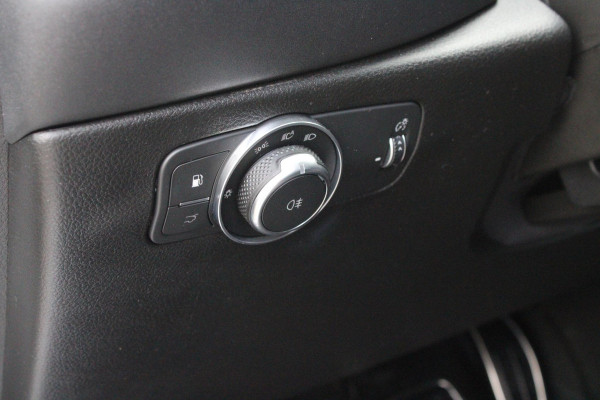 Alfa Romeo Tonale PHEV 280PK VELOCE | PANORAMISCH SCHUIF/KANTEL DAK | PREMIUM PACK: LEDEREN BEKLEDING/GEVENTILEERDE VOORSTOELEN/4-VOUDIG ELEKTRISCH VERSTELBARE LENDESTEUN VOORSTOELEN/HOOGGLANS ZWARTE RAAMOMLIJSTING/AMBIENT LIGHTING | TECHNOLOGY PACK: PARKEERWAARSCHUWING VOOR EN ACHTER/360° CAMERA/AUTOMATISCH INPARKEREN/ AUTONOMOUS DRIVING LEVEL 2: ADAPTIVE CRUISE CONTROL/LANE CENTERING ASSIST/TRAFFIC JAM ASSIST DODEHOEK DETECTIE AUTOMATISCH DIMMENDE BUITENSPIEGELS ELEKTRISCH BEDIENBARE ACHTERKLEP | WINTERPACK: STOELVERWARMING VOOR/STUURVERWARMING/VERWARMBARE RUITENSPROEIERS | HARMAN KAR