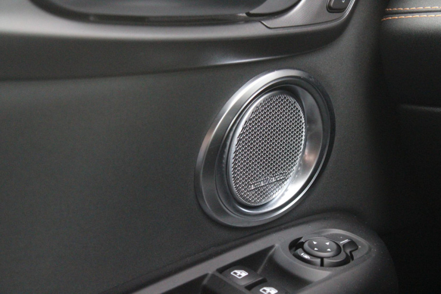 Alfa Romeo Tonale PHEV 280PK VELOCE | PANORAMISCH SCHUIF/KANTEL DAK | PREMIUM PACK: LEDEREN BEKLEDING/GEVENTILEERDE VOORSTOELEN/4-VOUDIG ELEKTRISCH VERSTELBARE LENDESTEUN VOORSTOELEN/HOOGGLANS ZWARTE RAAMOMLIJSTING/AMBIENT LIGHTING | TECHNOLOGY PACK: PARKEERWAARSCHUWING VOOR EN ACHTER/360° CAMERA/AUTOMATISCH INPARKEREN/ AUTONOMOUS DRIVING LEVEL 2: ADAPTIVE CRUISE CONTROL/LANE CENTERING ASSIST/TRAFFIC JAM ASSIST DODEHOEK DETECTIE AUTOMATISCH DIMMENDE BUITENSPIEGELS ELEKTRISCH BEDIENBARE ACHTERKLEP | WINTERPACK: STOELVERWARMING VOOR/STUURVERWARMING/VERWARMBARE RUITENSPROEIERS | HARMAN KAR