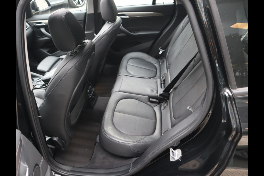 BMW X1 sDrive18i 136 PK High Executive / Panoramadak