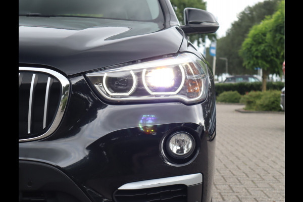 BMW X1 sDrive18i 136 PK High Executive / Panoramadak