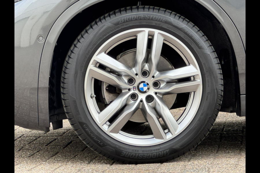 BMW X2 SDrive18i High Executive Automaat Cruise control Climate control Stoelverwarming Leder Navigatie Full LED Head up display