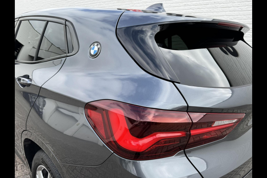 BMW X2 SDrive18i High Executive Automaat Cruise control Climate control Stoelverwarming Leder Navigatie Full LED Head up display