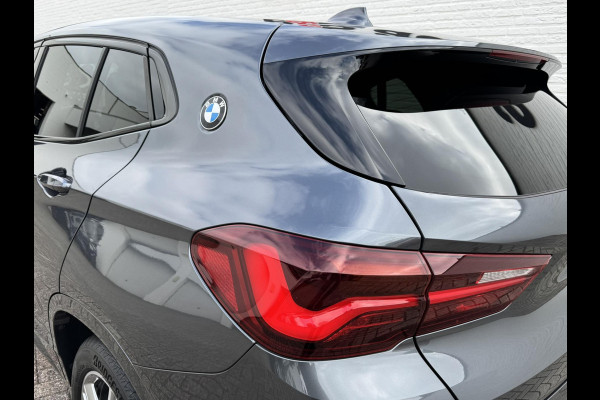 BMW X2 SDrive18i High Executive Automaat Cruise control Climate control Stoelverwarming Leder Navigatie Full LED Head up display