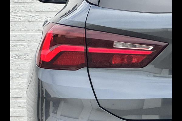 BMW X2 SDrive18i High Executive Automaat Cruise control Climate control Stoelverwarming Leder Navigatie Full LED Head up display