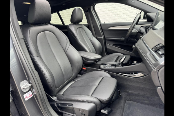 BMW X2 SDrive18i High Executive Automaat Cruise control Climate control Stoelverwarming Leder Navigatie Full LED Head up display
