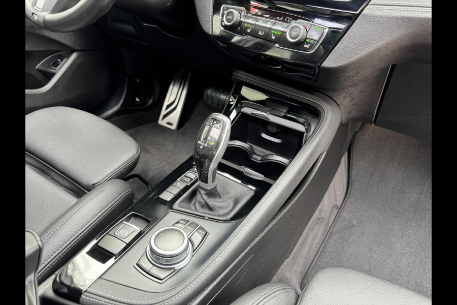 BMW X2 SDrive18i High Executive Automaat Cruise control Climate control Stoelverwarming Leder Navigatie Full LED Head up display