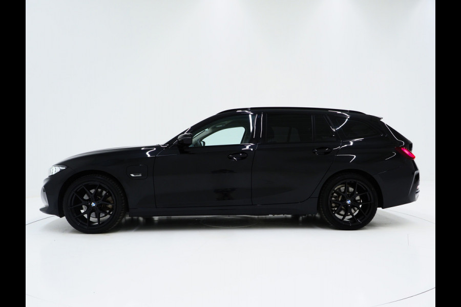 BMW 3 Serie Touring 320e LCI Shadow Line | Widescreen | Carplay | Cruise | DAB | PDC | LED