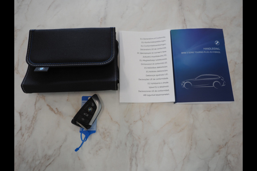 BMW 3 Serie Touring 320e LCI Shadow Line | Widescreen | Carplay | Cruise | DAB | PDC | LED