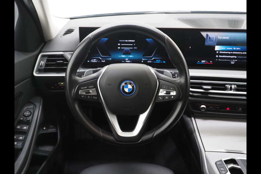 BMW 3 Serie Touring 320e LCI Shadow Line | Widescreen | Carplay | Cruise | DAB | PDC | LED