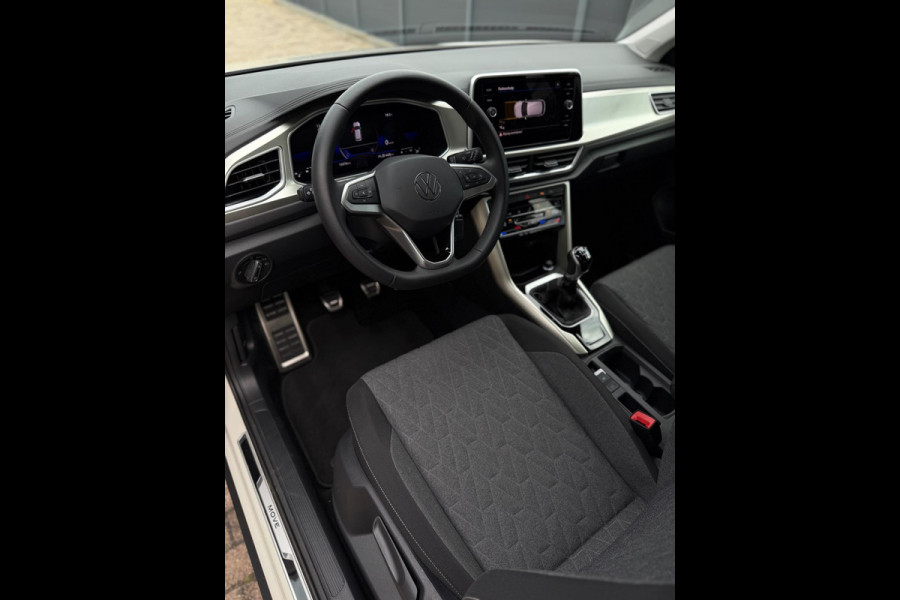 Volkswagen T-Roc 1.0 TSI Move Trekhaak CarPlay