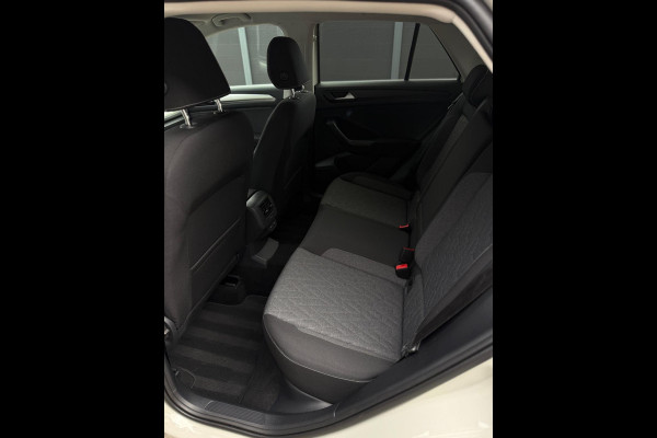 Volkswagen T-Roc 1.0 TSI Move Trekhaak CarPlay