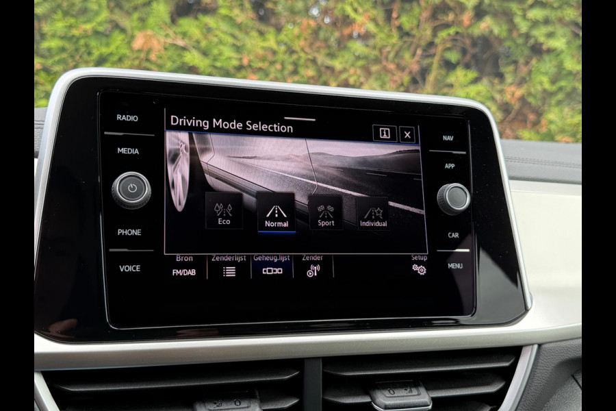 Volkswagen T-Roc 1.0 TSI Move Trekhaak CarPlay