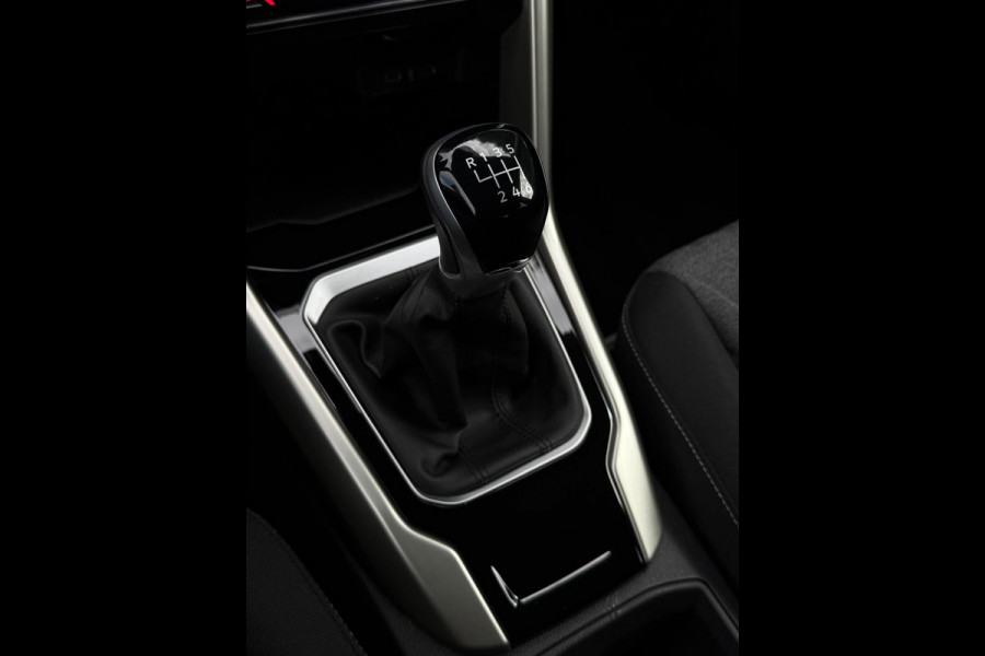 Volkswagen T-Roc 1.0 TSI Move Trekhaak CarPlay