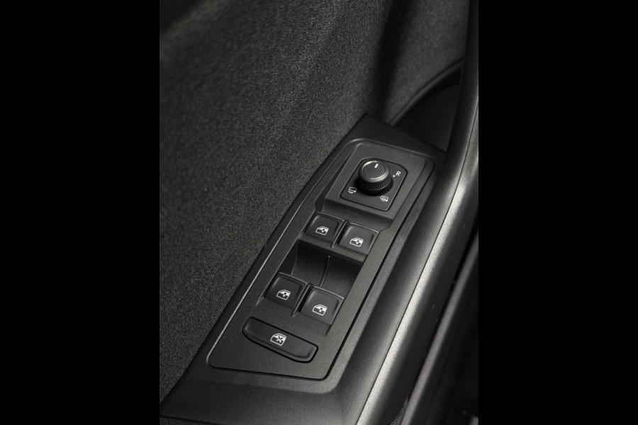 Volkswagen T-Roc 1.0 TSI Move Trekhaak CarPlay