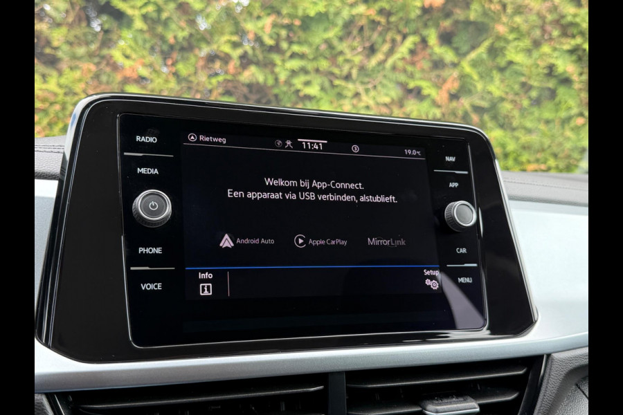 Volkswagen T-Roc 1.0 TSI Style CarPlay Camera IQ Lights