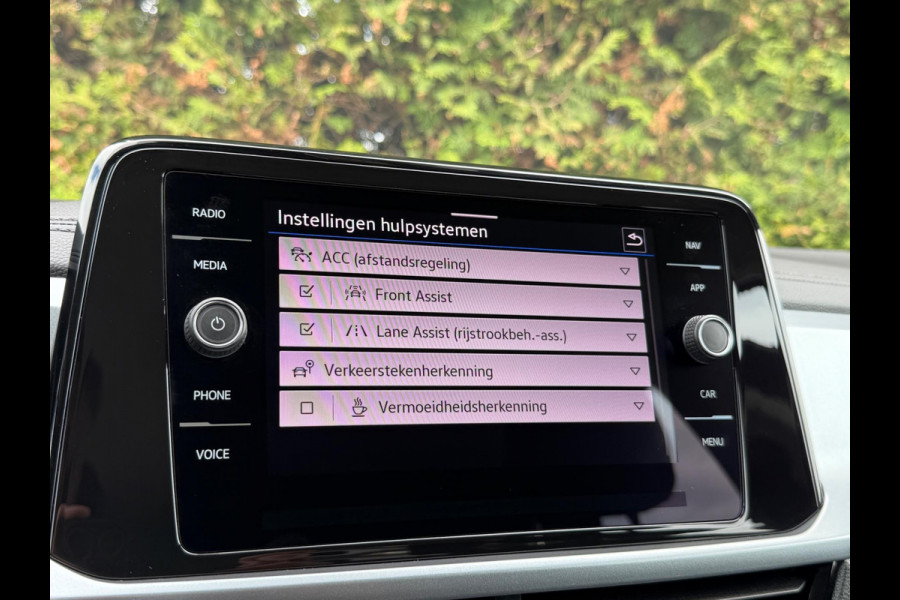 Volkswagen T-Roc 1.0 TSI Style CarPlay Camera IQ Lights