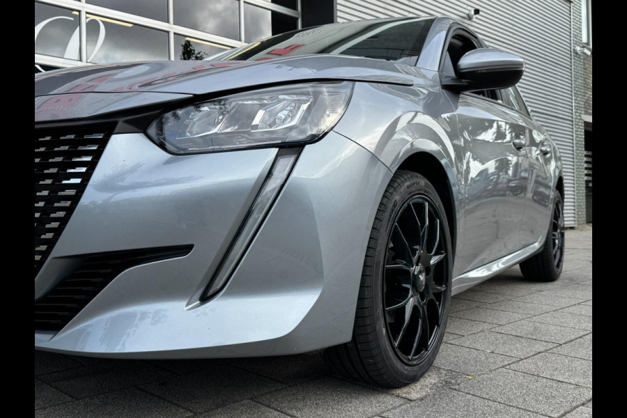 Peugeot 208 1.2i OUTLAW Edition - Navigatie/Apple CarPlay I Airco I Sport velgen I LED I PDC I 30.000 KM -Dealer onderhouden