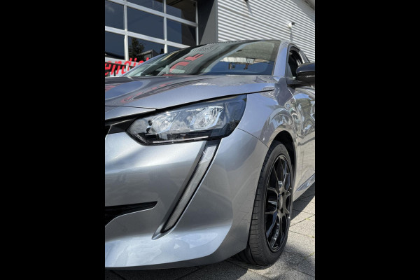 Peugeot 208 1.2i OUTLAW Edition - Navigatie/Apple CarPlay I Airco I Sport velgen I LED I PDC I 30.000 KM -Dealer onderhouden