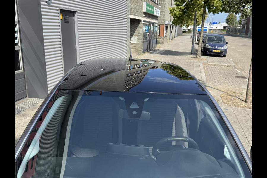 Peugeot 208 1.2i OUTLAW Edition - Navigatie/Apple CarPlay I Airco I Sport velgen I LED I PDC I 30.000 KM -Dealer onderhouden