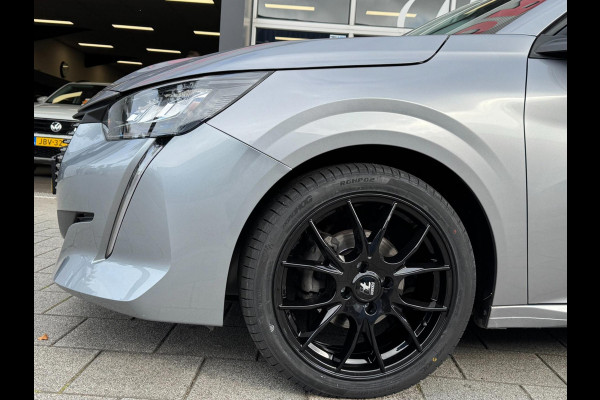 Peugeot 208 1.2i OUTLAW Edition - Navigatie/Apple CarPlay I Airco I Sport velgen I LED I PDC I 30.000 KM -Dealer onderhouden