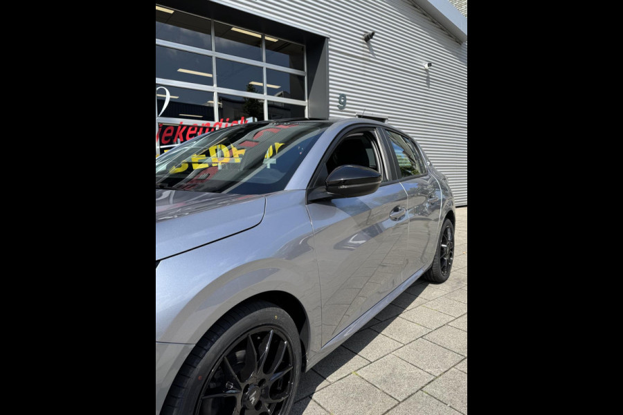 Peugeot 208 1.2i OUTLAW Edition - Navigatie/Apple CarPlay I Airco I Sport velgen I LED I PDC I 30.000 KM -Dealer onderhouden