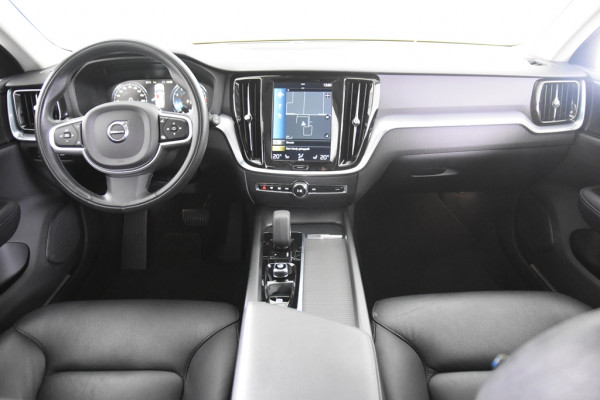 Volvo V60 2.0 B3 Momentum Geartronic *1ste Eigenaar*Leer*Navigatie*Carplay*