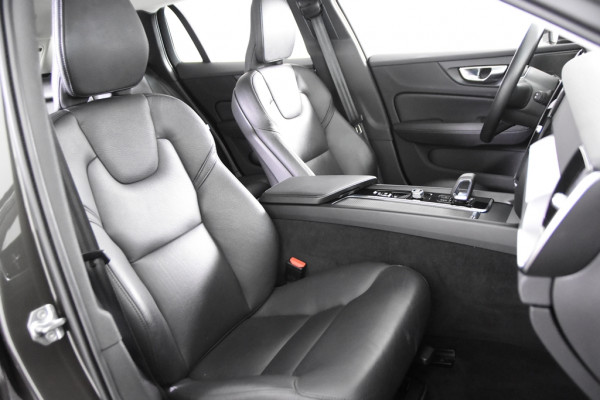 Volvo V60 2.0 B3 Momentum Geartronic *1ste Eigenaar*Leer*Navigatie*Carplay*