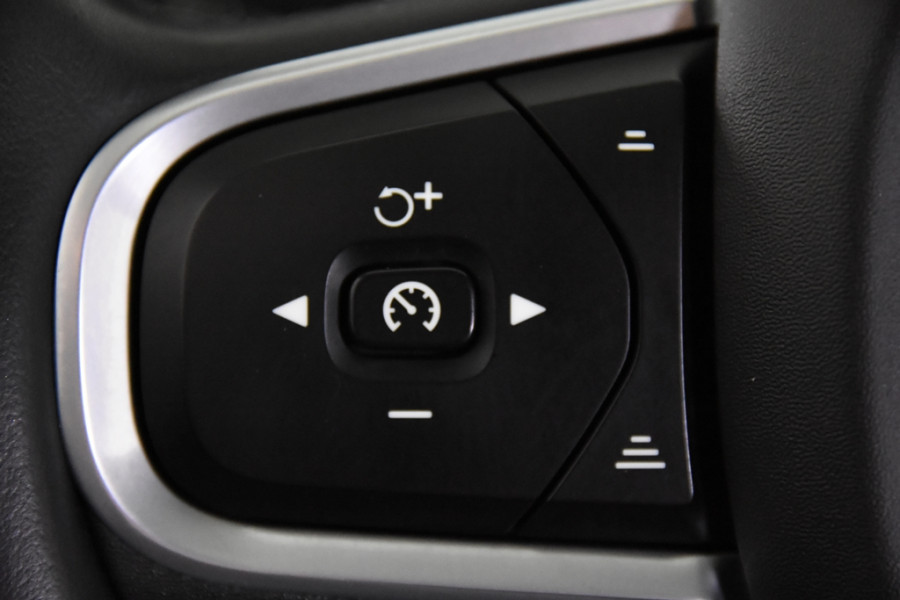 Volvo V60 2.0 B3 Momentum Geartronic *1ste Eigenaar*Leer*Navigatie*Carplay*
