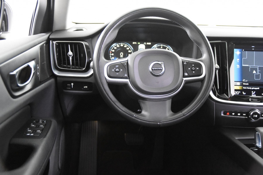 Volvo V60 2.0 B3 Momentum Geartronic *1ste Eigenaar*Leer*Navigatie*Carplay*