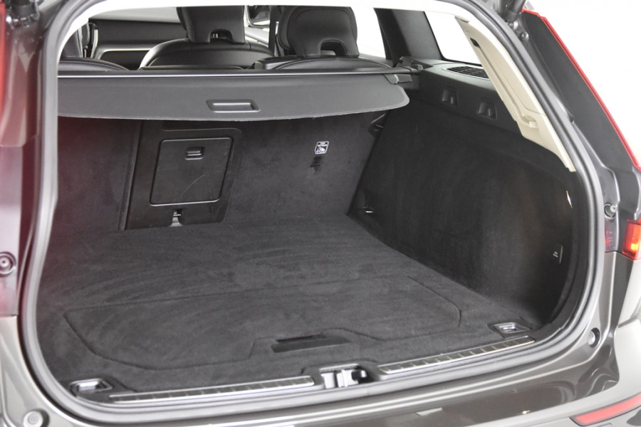 Volvo V60 2.0 B3 Momentum Geartronic *1ste Eigenaar*Leer*Navigatie*Carplay*