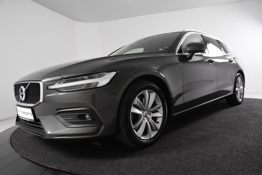 Volvo V60 2.0 B3 Momentum Geartronic *1ste Eigenaar*Leer*Navigatie*Carplay*