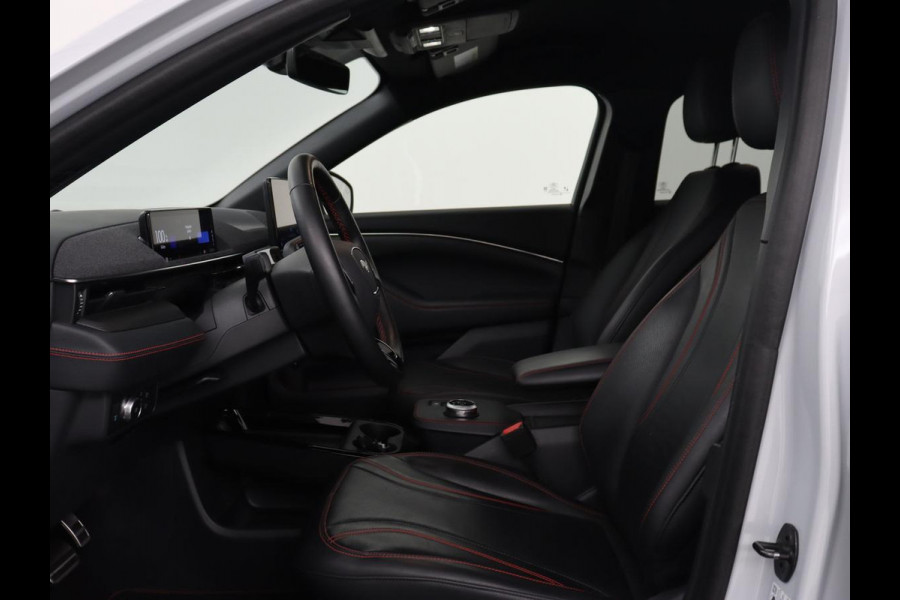 Ford Mustang Mach-E AWD 75 kWh | Leder | Stoelverwarming | Adaptive cruise | 360 camera | Adaptive cruise | B&O Sound | Stuurverwarming | Full LED