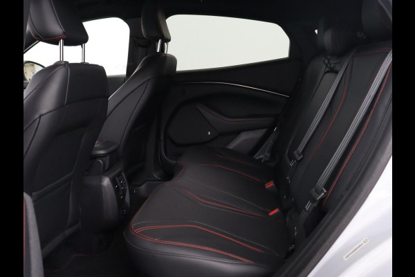 Ford Mustang Mach-E AWD 75 kWh | Leder | Stoelverwarming | Adaptive cruise | 360 camera | Adaptive cruise | B&O Sound | Stuurverwarming | Full LED