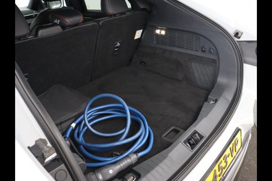 Ford Mustang Mach-E AWD 75 kWh | Leder | Stoelverwarming | Adaptive cruise | 360 camera | Adaptive cruise | B&O Sound | Stuurverwarming | Full LED