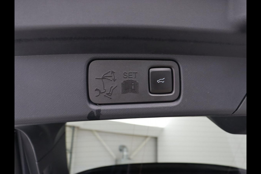 Ford Mustang Mach-E AWD 75 kWh | Leder | Stoelverwarming | Adaptive cruise | 360 camera | Adaptive cruise | B&O Sound | Stuurverwarming | Full LED