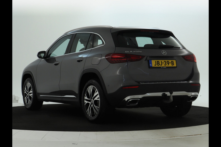 Mercedes-Benz GLA 250 e Face Lift Plug-In Hybride | Trekhaak | Ledkoplampen | Stuur en Stoelverwarming | 11kW Laden | Inclusief 24 maanden MB Certified garantie voor Europa.
