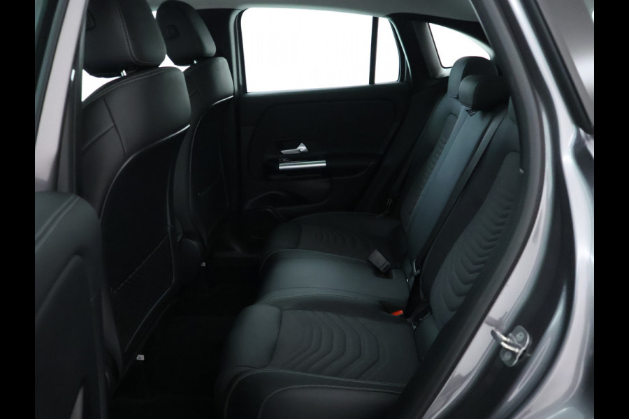 Mercedes-Benz GLA 250 e Face Lift Plug-In Hybride | Trekhaak | Ledkoplampen | Stuur en Stoelverwarming | 11kW Laden | Inclusief 24 maanden MB Certified garantie voor Europa.