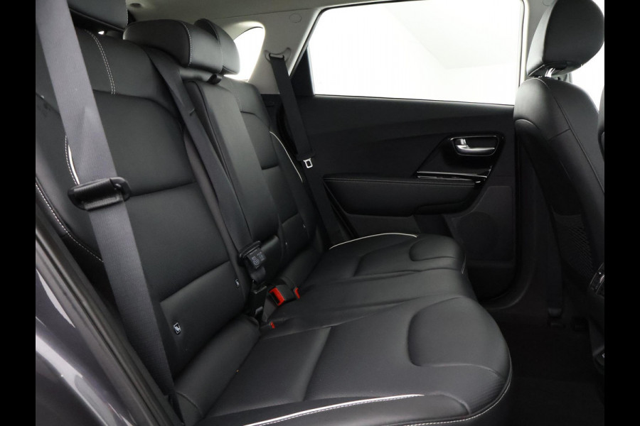 Kia e-Niro ExecutiveLine 64 kWh | Stoelventilatie & -Verwarming | Navigatie | Leder |