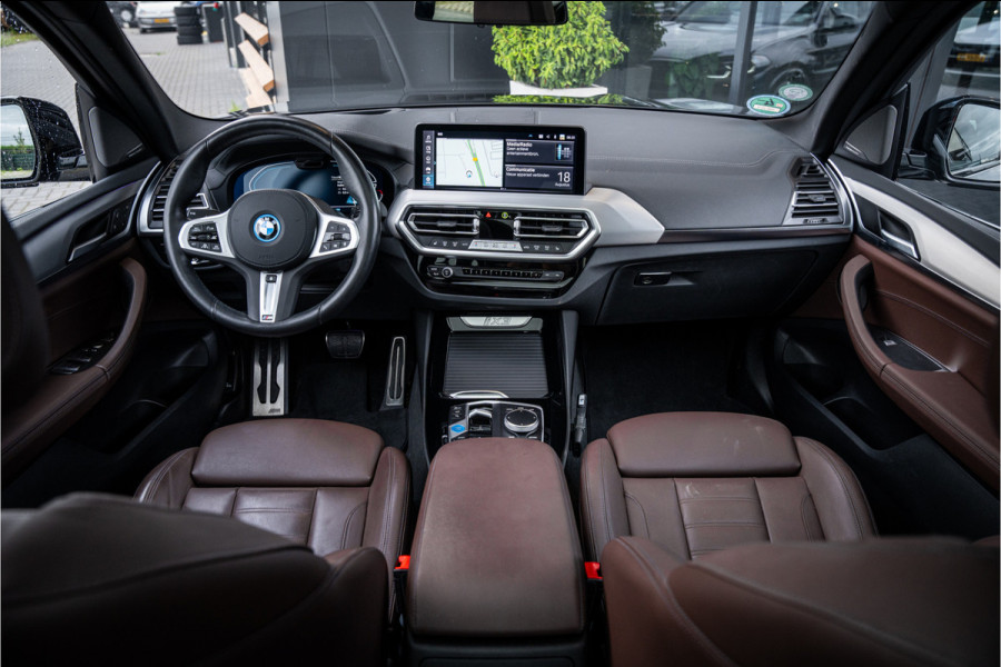 BMW iX3 High Executive Edition 80 kWh - Panorama | H&K | Memory | 360 Camera | HUD