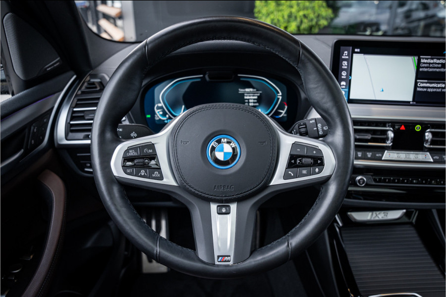 BMW iX3 High Executive Edition 80 kWh - Panorama | H&K | Memory | 360 Camera | HUD